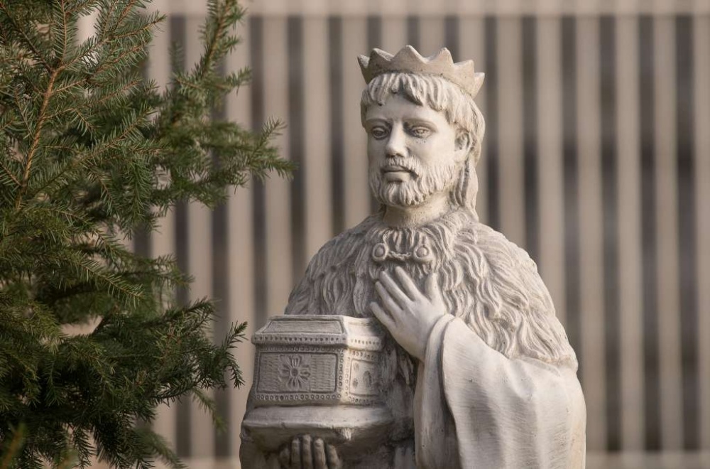 Samen rond de kerststal
