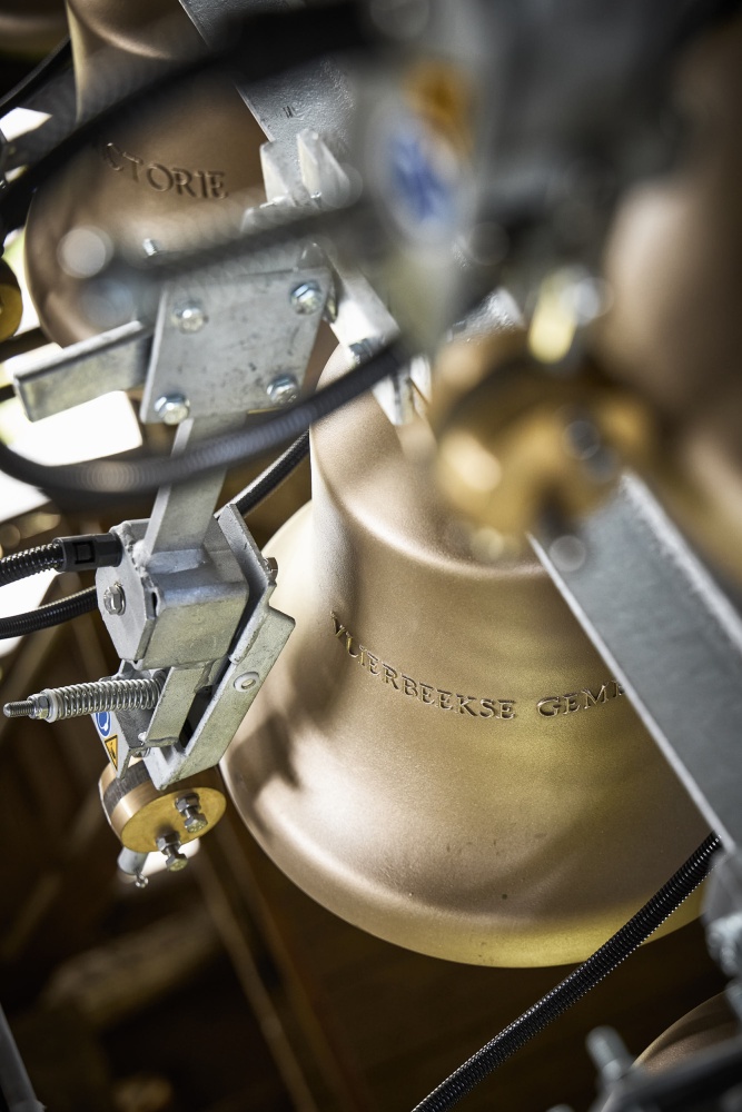 Al 5 klokken geschonken