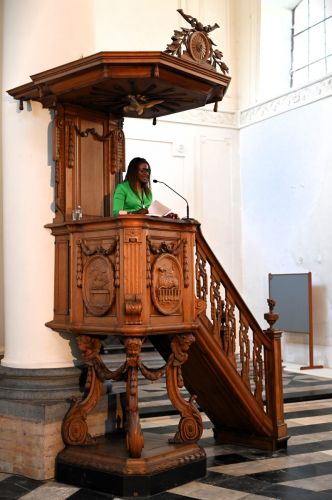 Marie Bamutese, een Vredesvrouw op de Preekstoel