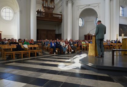 Geslaagde Abdijdag op weg naar Vlierbeek 900