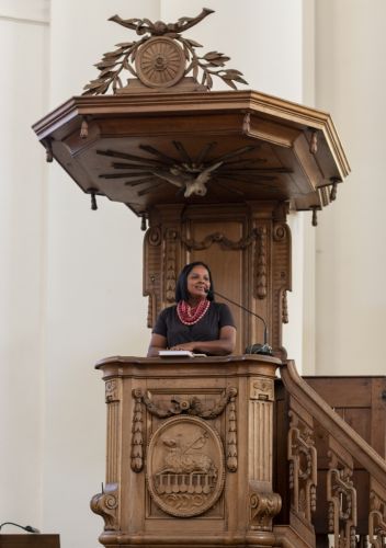 Julie Hendrickx roept op tot verbinding