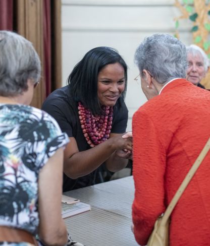 Julie Hendrickx roept op tot verbinding