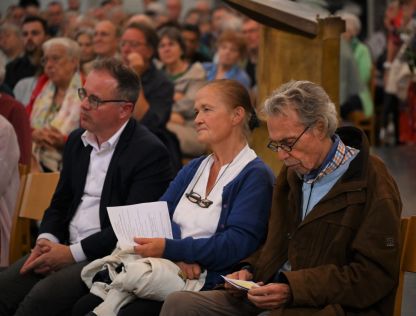 Réginald Moreels getuigt in bomvolle kerk