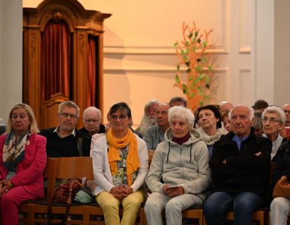 Réginald Moreels getuigt in bomvolle kerk