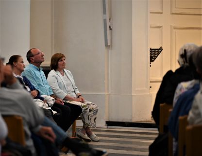 Réginald Moreels getuigt in bomvolle kerk