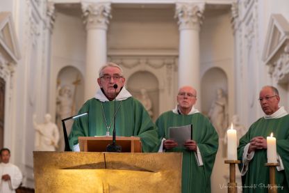 Een viering van 900 jaar gebed en verbondenheid