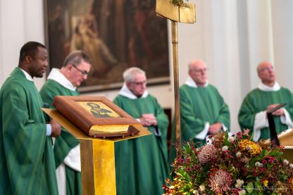 Een viering van 900 jaar gebed en verbondenheid