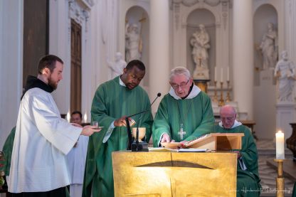 Een viering van 900 jaar gebed en verbondenheid